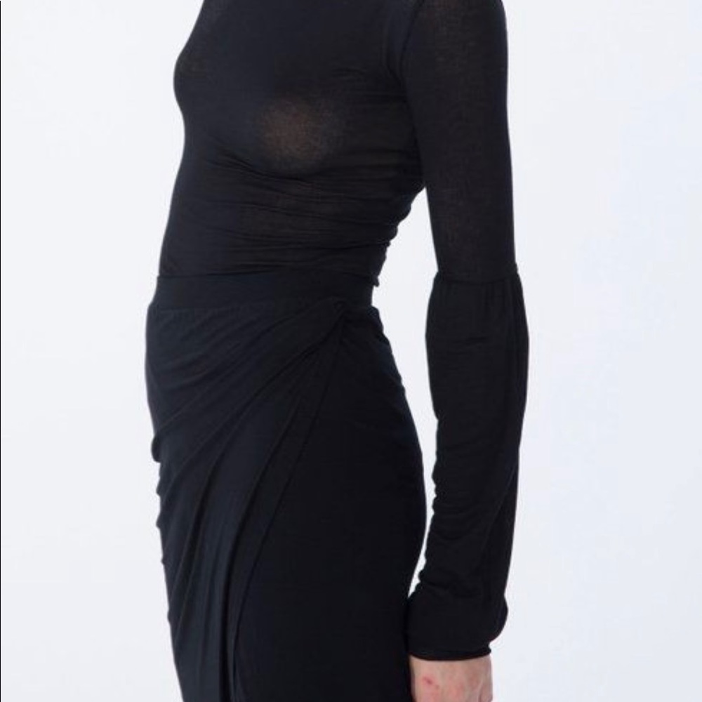 Soft material, the puffy sleeve adds so much style to this long sleeve.